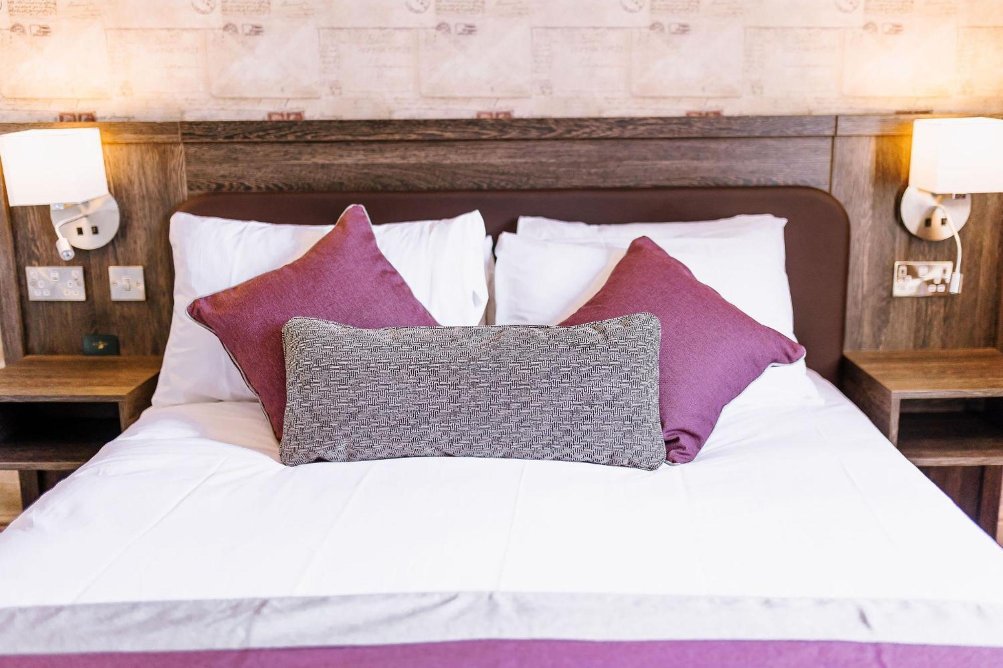 The Bull Hotel Stony Stratford Esterno foto